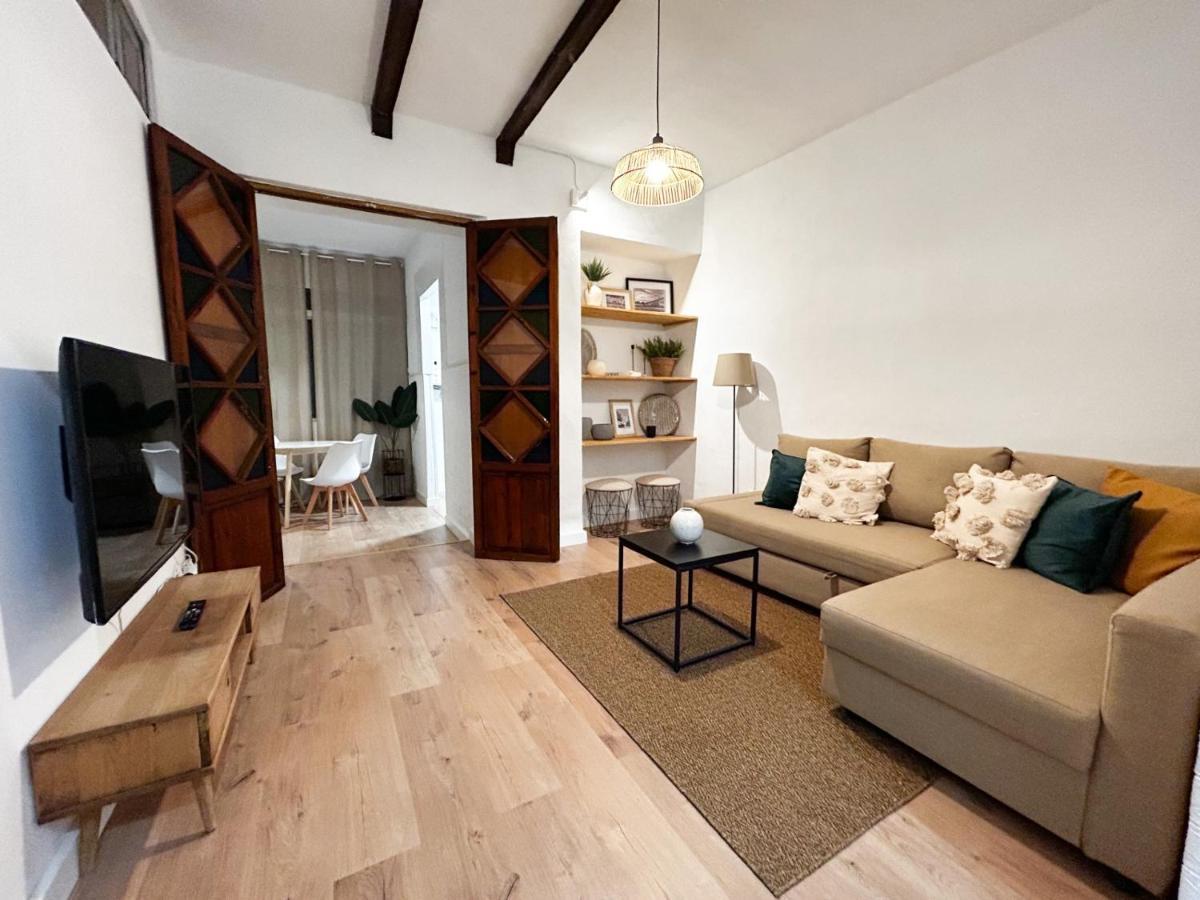 Plaza Apartment *