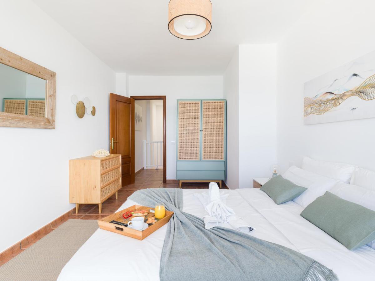 Apartamento Giraud Ii - Secluded Beachfront Duplex *