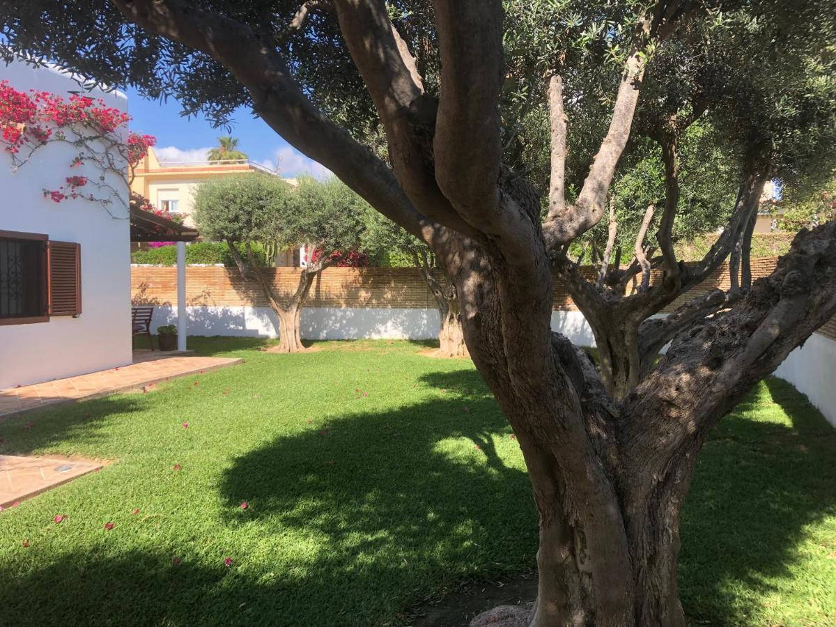 Chalet Individual Con Jardin En Puerto Rey, Vera * Los Amarguillos
