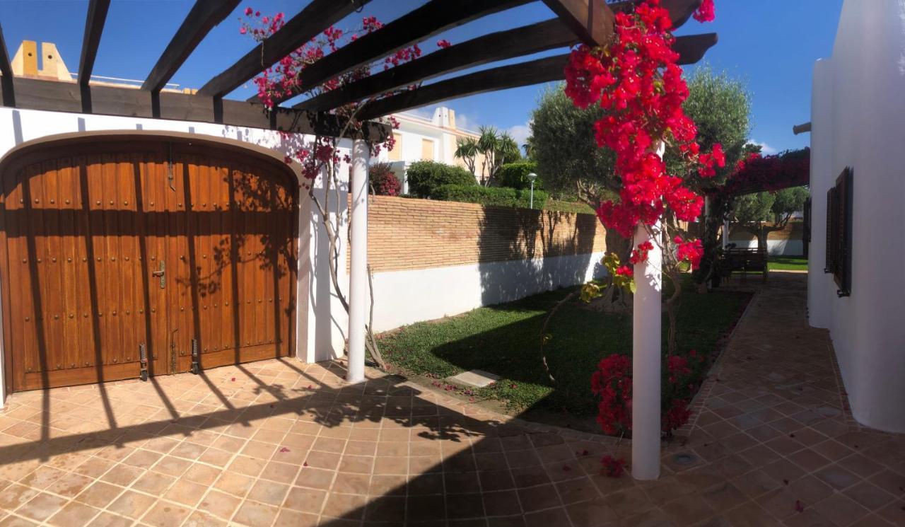 Chalet Individual Con Jardin En Puerto Rey, Vera Сasa de vacaciones