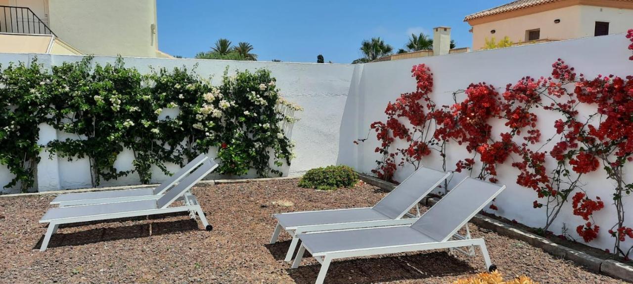 Chalet Individual Con Jardin En Puerto Rey, Vera Сasa de vacaciones Los Amarguillos