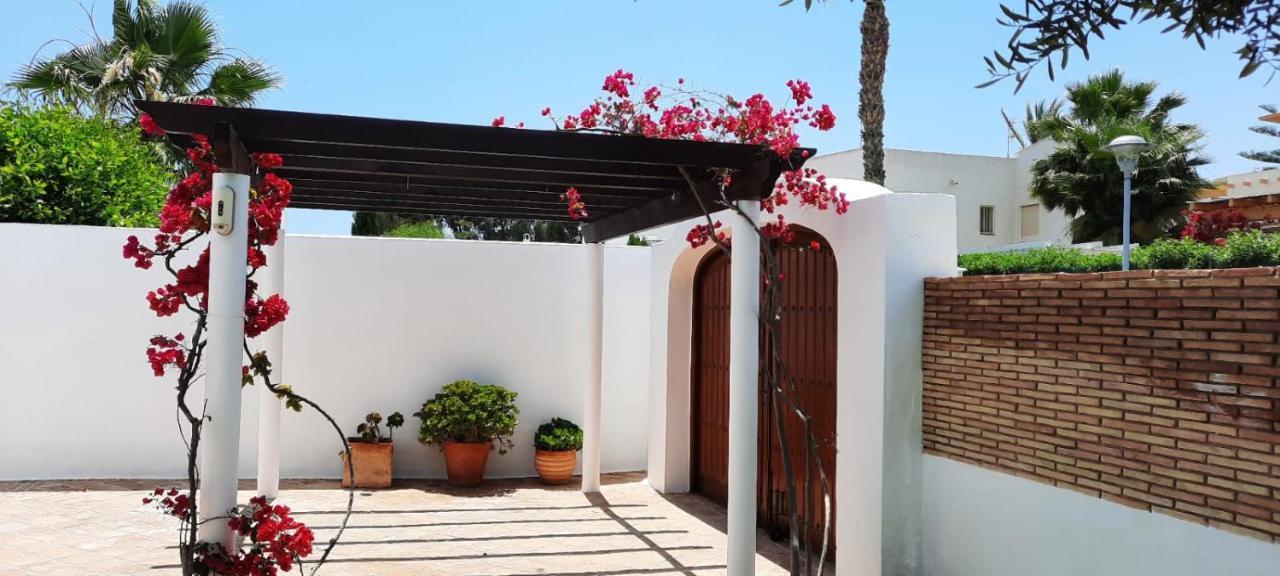 Chalet Individual Con Jardin En Puerto Rey, Vera Сasa de vacaciones