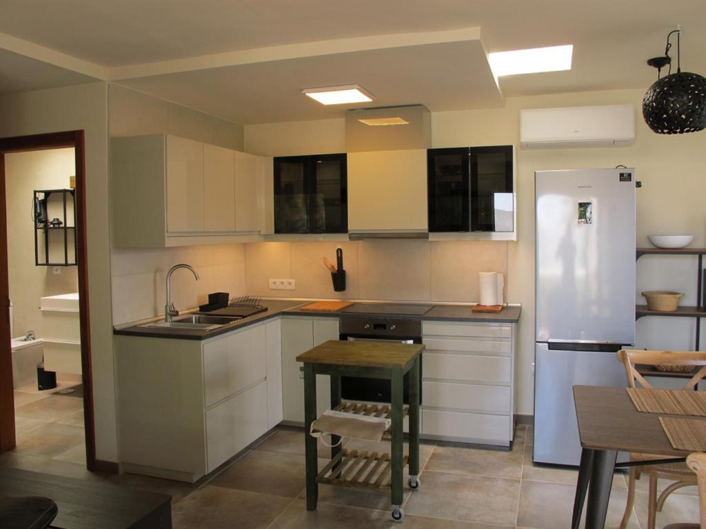 Apartment Lido-playa Roca With Sea Front Access - Free Ac - Wifi *