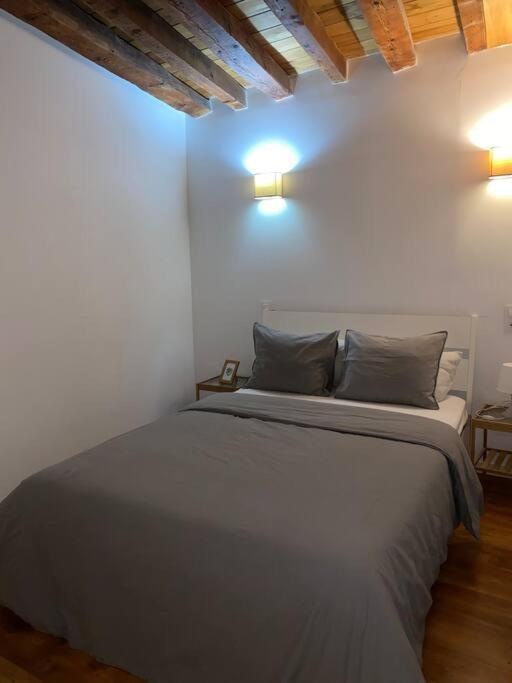 Gigantones Apartamento Toledo