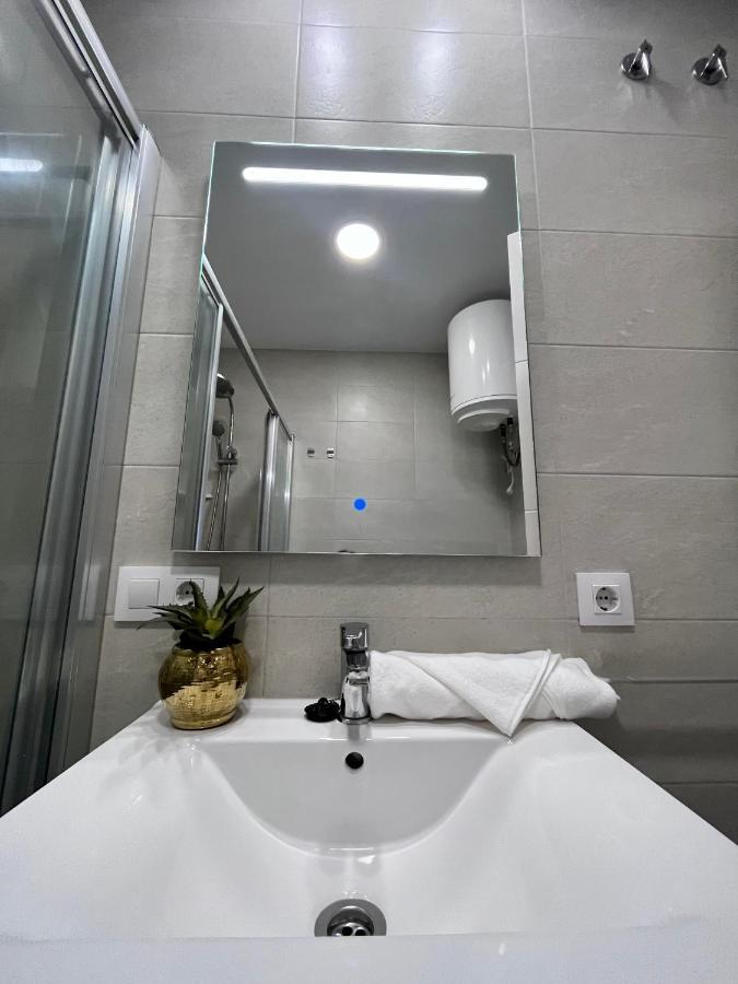 Apartment Gatu Lucero, Preferente Mayores De 25 Anos Y Familias *