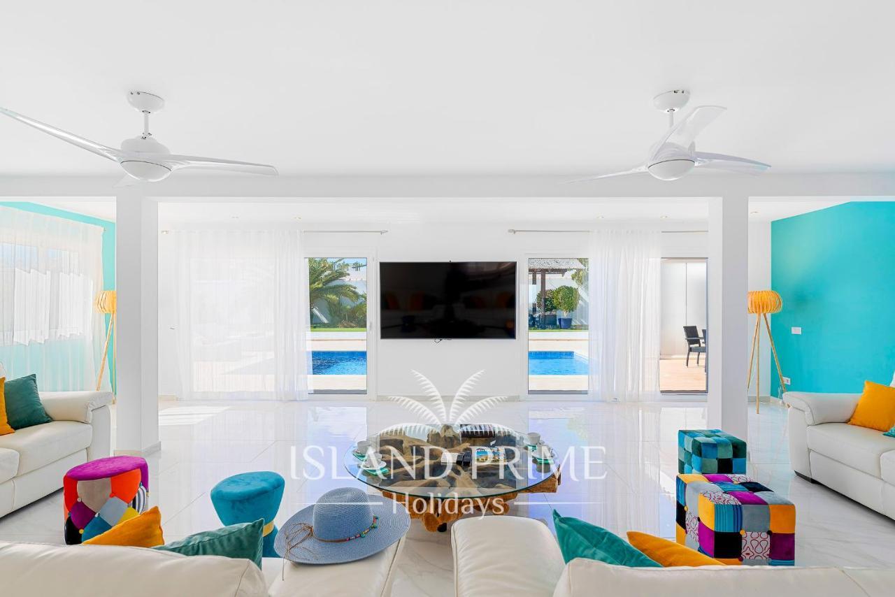 Villa Huge With Amazing Garden In Golf Del Sur Alm160 San Miguel de Abona