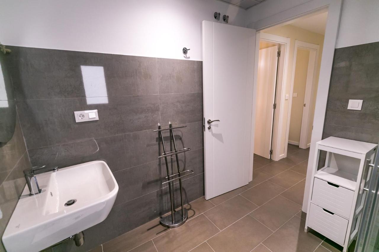 Centrico Y Moderno Con Piscina Y Parking Jaén