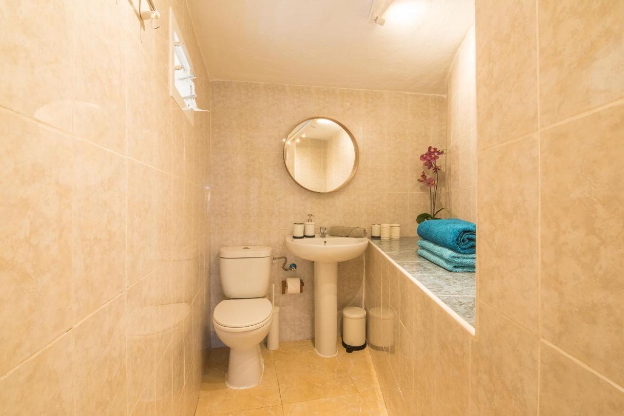 Casa Blanca La Grande - Swimming Pool - Jacuzzi Xxl - 2,4km - Airport 12 Km - Center 1km Villa