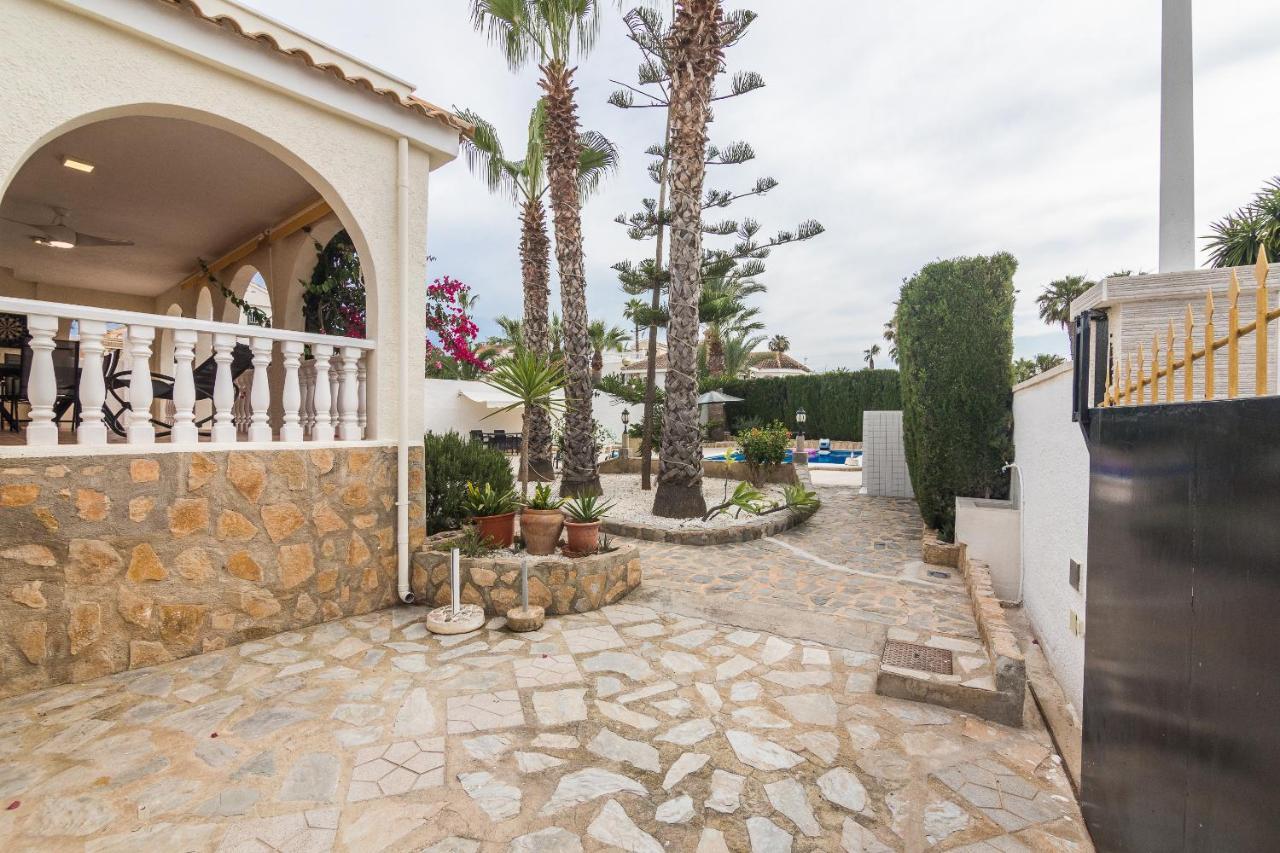 Casa Blanca La Grande - Swimming Pool - Jacuzzi Xxl - 2,4km - Airport 12 Km - Center 1km *