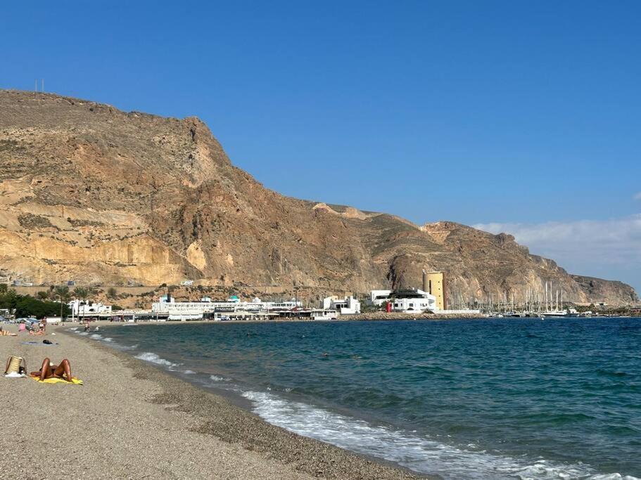 Cerca Playa De Aguadulce * Roquetas de Mar