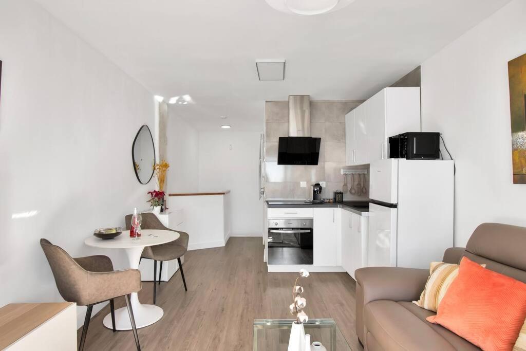 Apartamento Moderno Duplex Con Vistas Al Mar En - Abejeras 409 Estepona