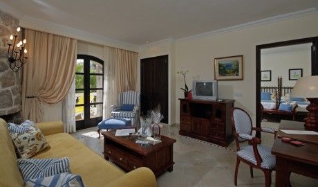 Apartahotel Line Bon Sol - Ab Group