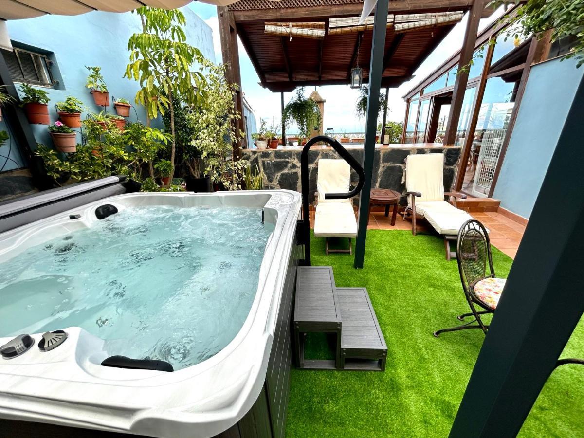 Casa Con Jardin Y Jacuzzi