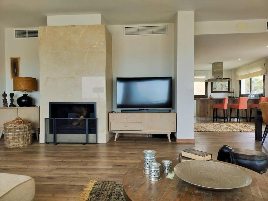 Lovely Seaside Luxury Penthouse *