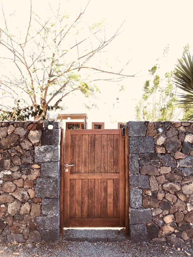 Rincon Botanico - Shared Pool - Island Location - 10 Mins Drive To Famara And La Santa Tiagua