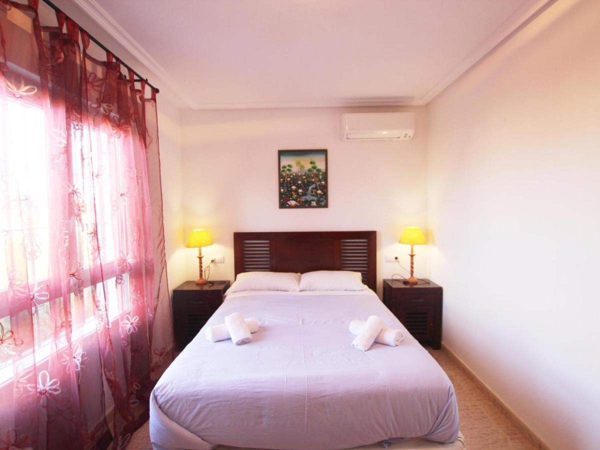 Perfect Family Getaway Fully Equipped 3-bedroom With Pool In Cala Capitan Torrevieja Holiday home