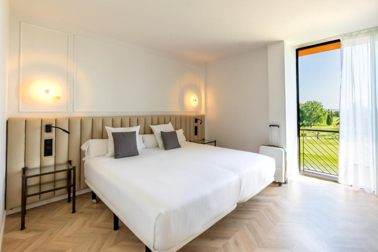 Torremirona Golf & 4* Navata