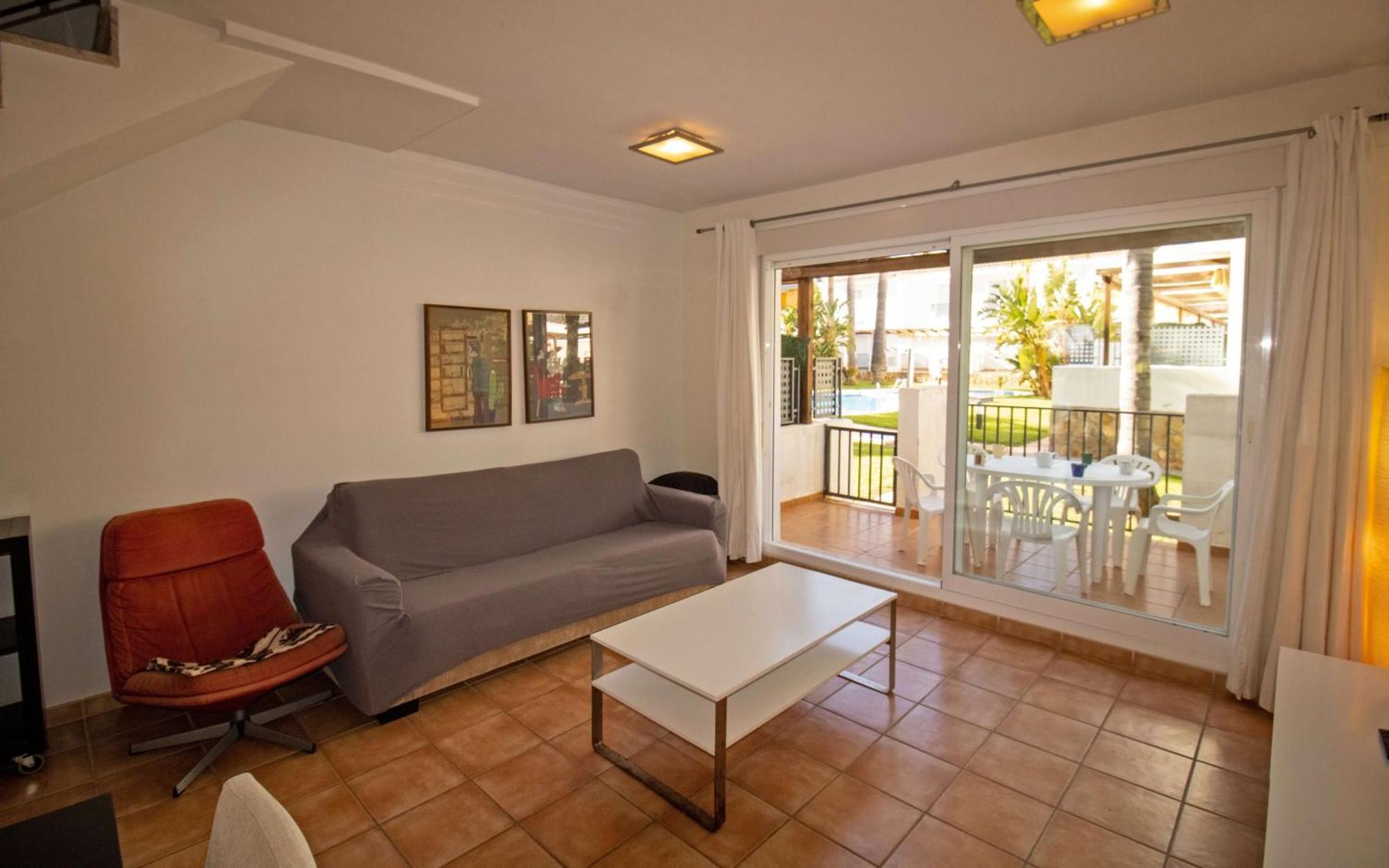 Adosado Con Jardin Y Piscina Palm 86 *