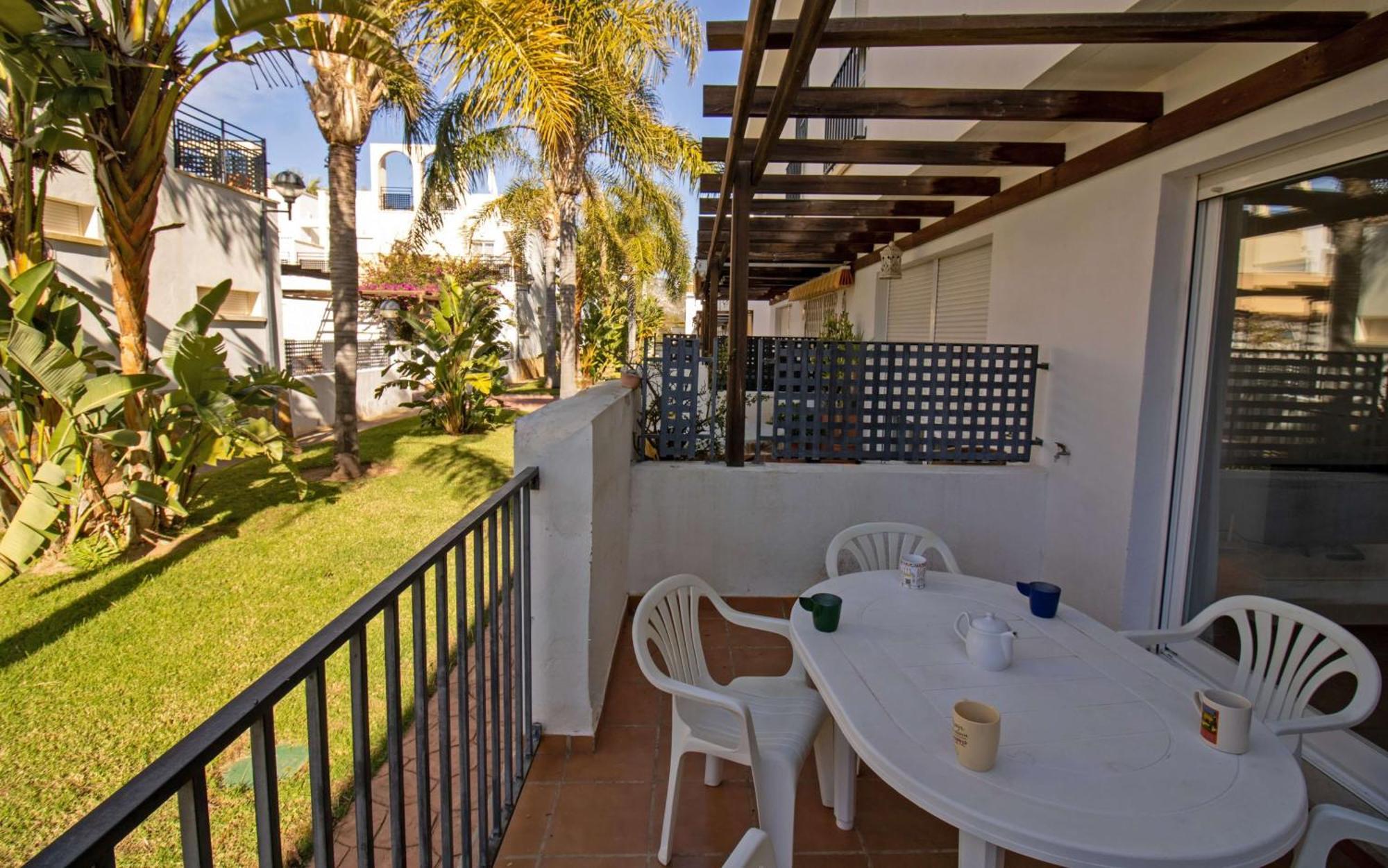 Adosado Con Jardin Y Piscina Palm 86