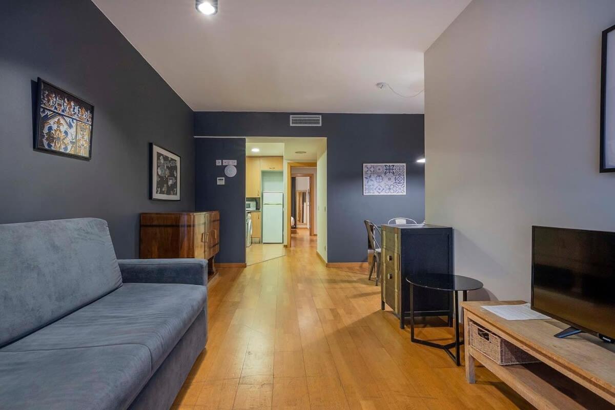 2 Bedroom With Balcony In Eixample 4-2 *
