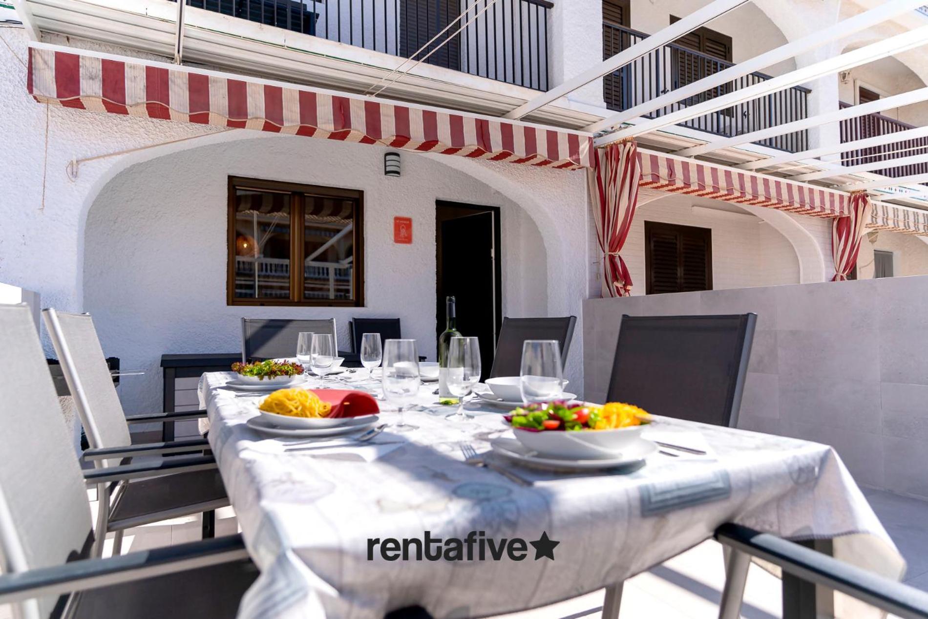 Holiday home Rentafive Gran Casa Reformada Terraza *