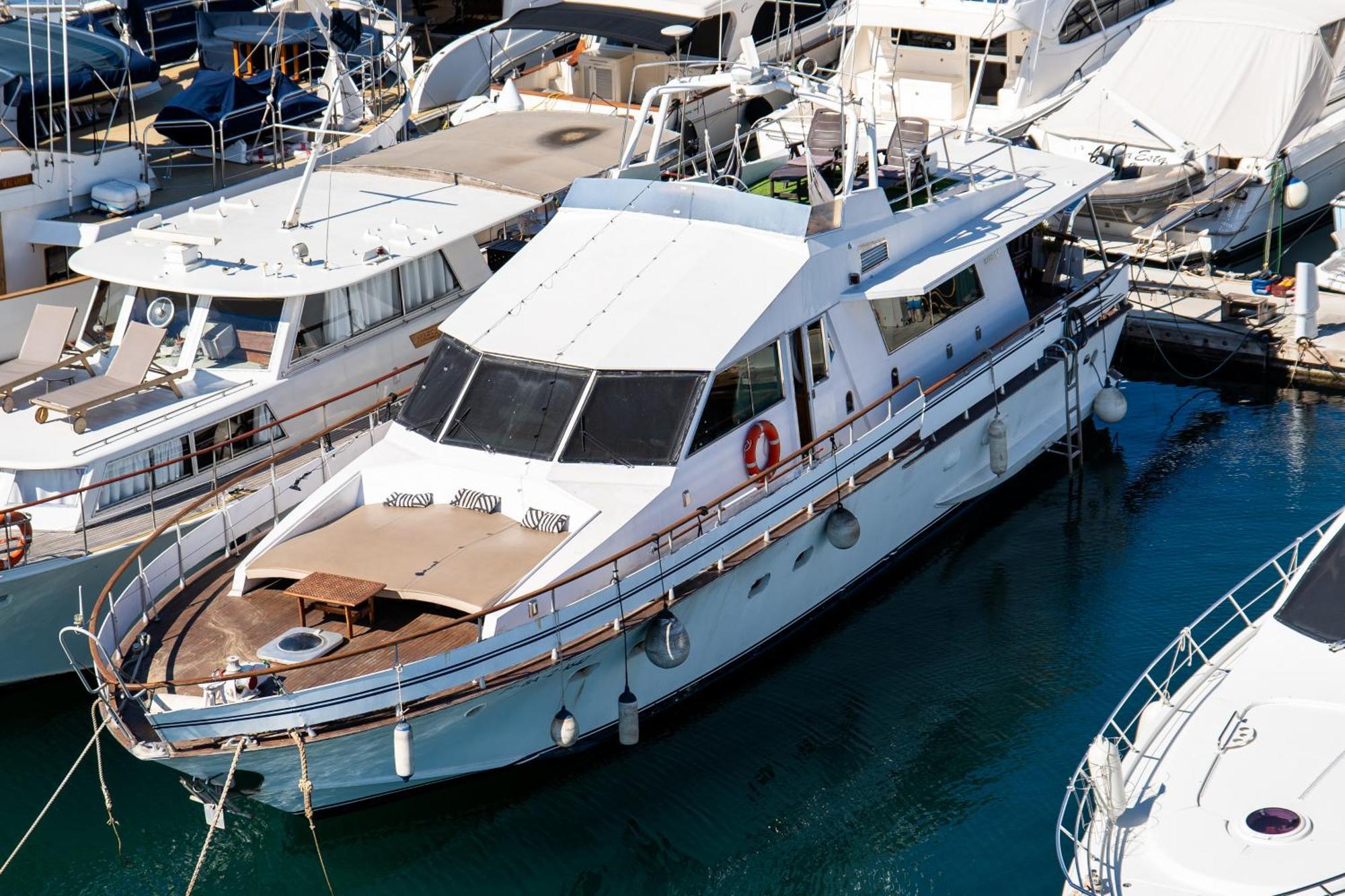 Boat Aloha Hotel en barco *
