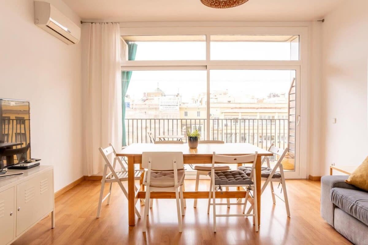 Bright 4bd With Terrace Near Arc De Triomf Apartment *