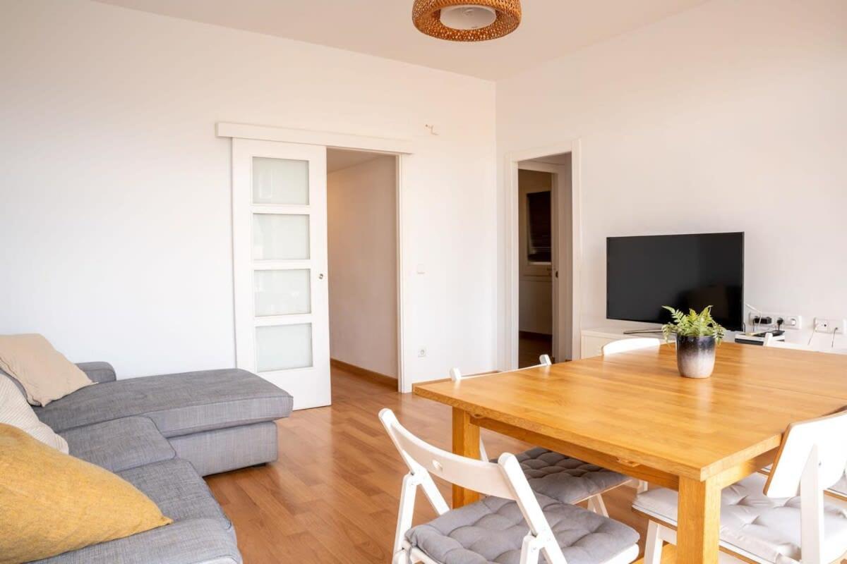 Apartment Bright 4bd With Terrace Near Arc De Triomf