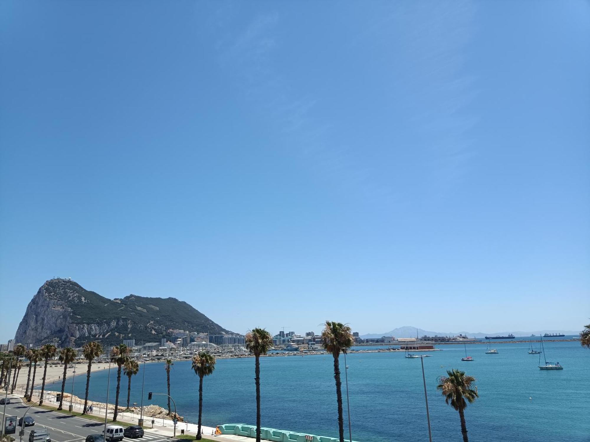 Homestay Vistas A 3 Paises Y 2 Continentes 1º Linea De Playa A 5 Minutos De Gibraltar *