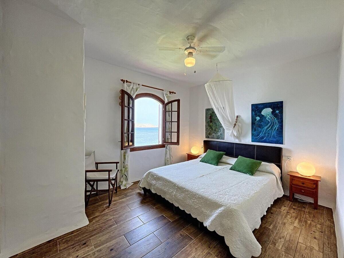 P107 Un Rinconcito En El Mar Apartamento Fornells (Menorca)