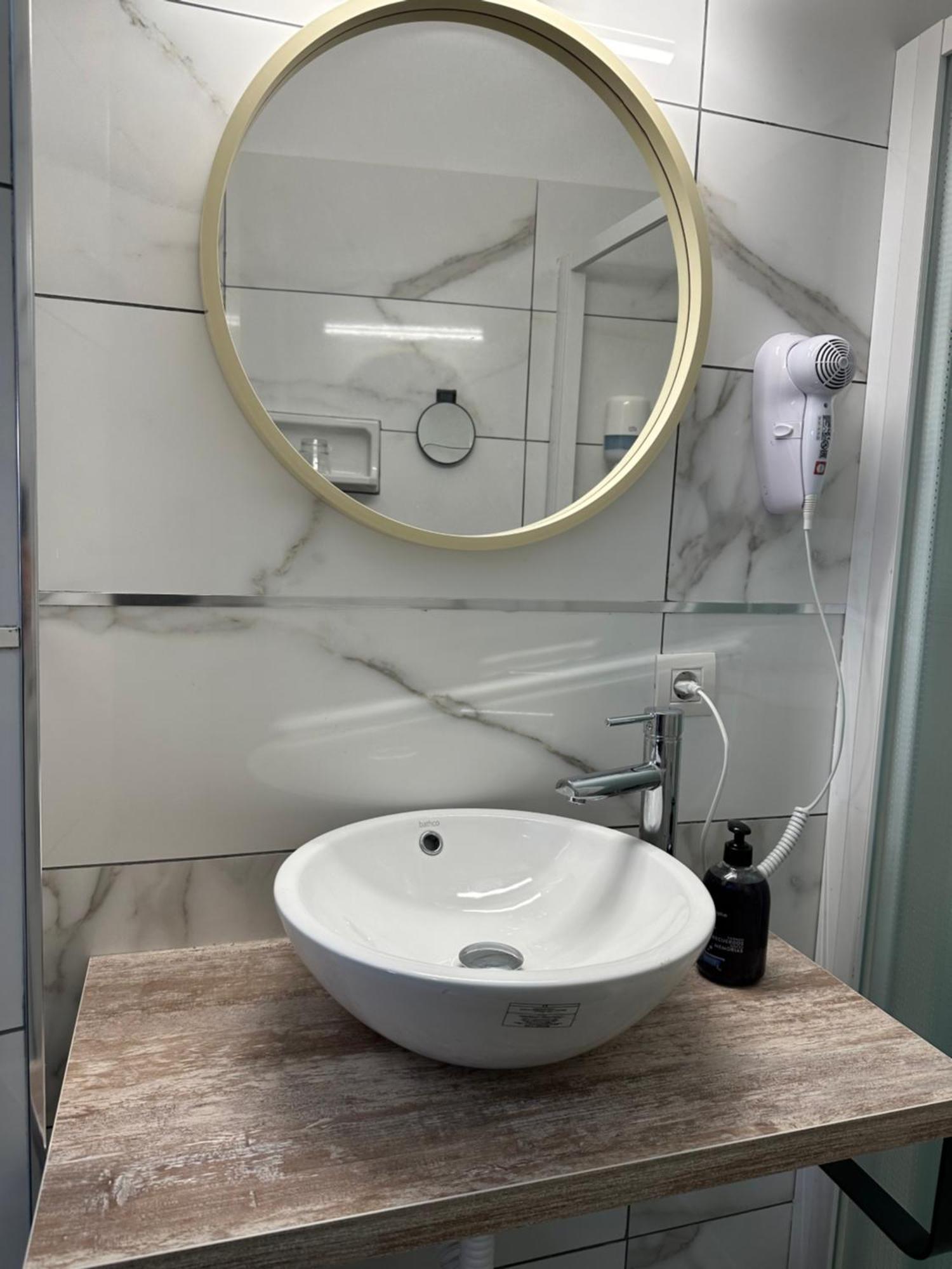 New Roser Hotel