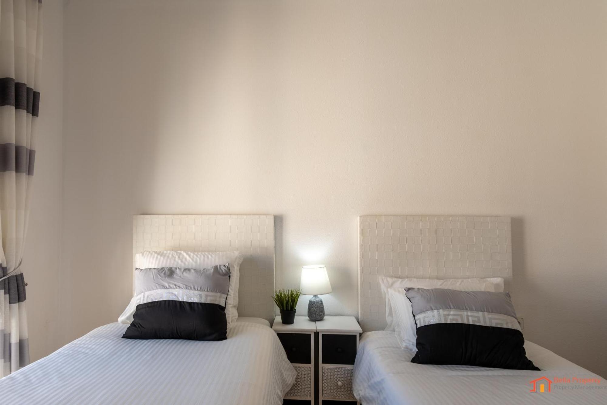 Marina De La Duquesa Apartment *