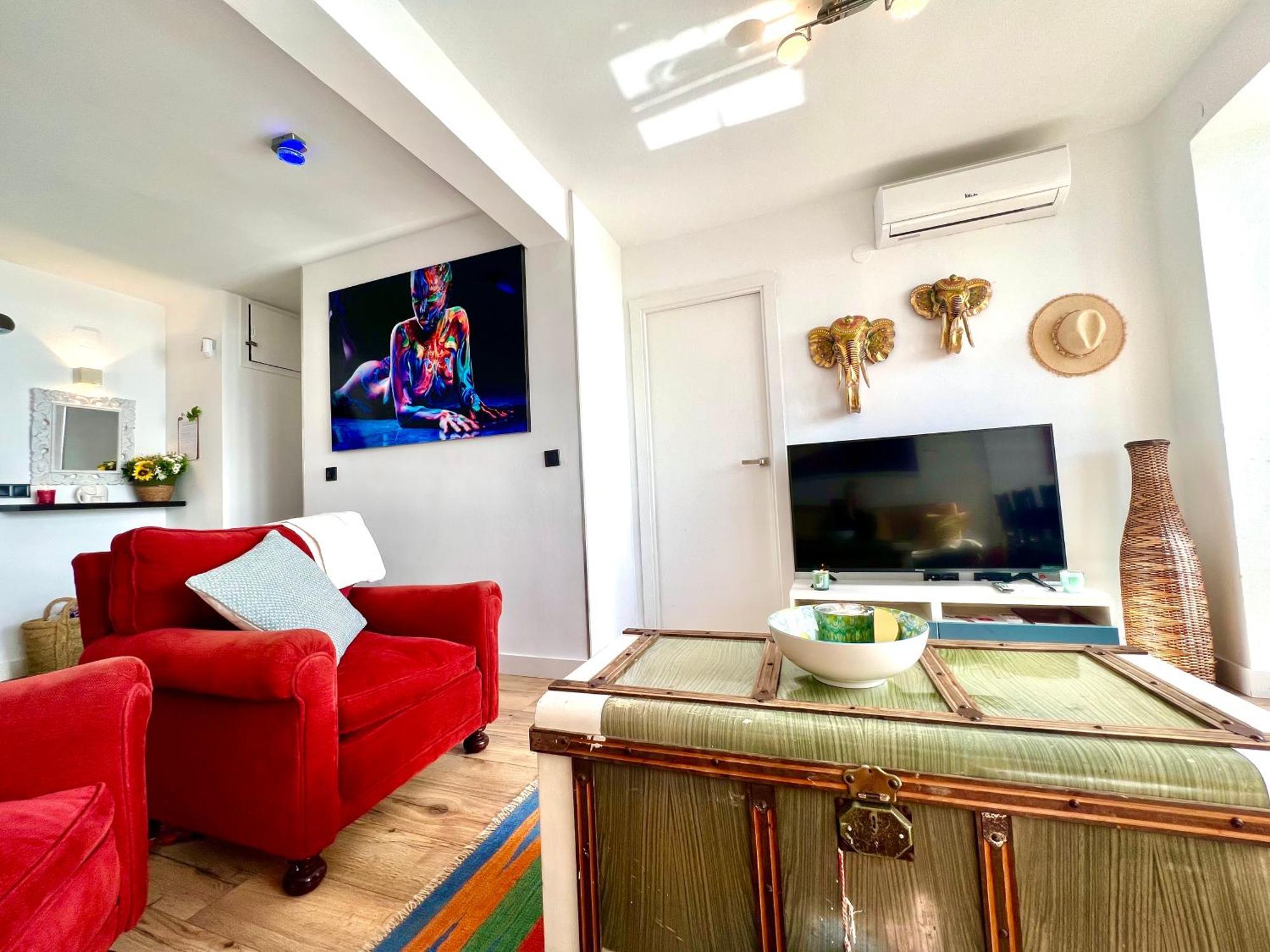 Apartment Aamazing ! On The With Pool Close To Everything *