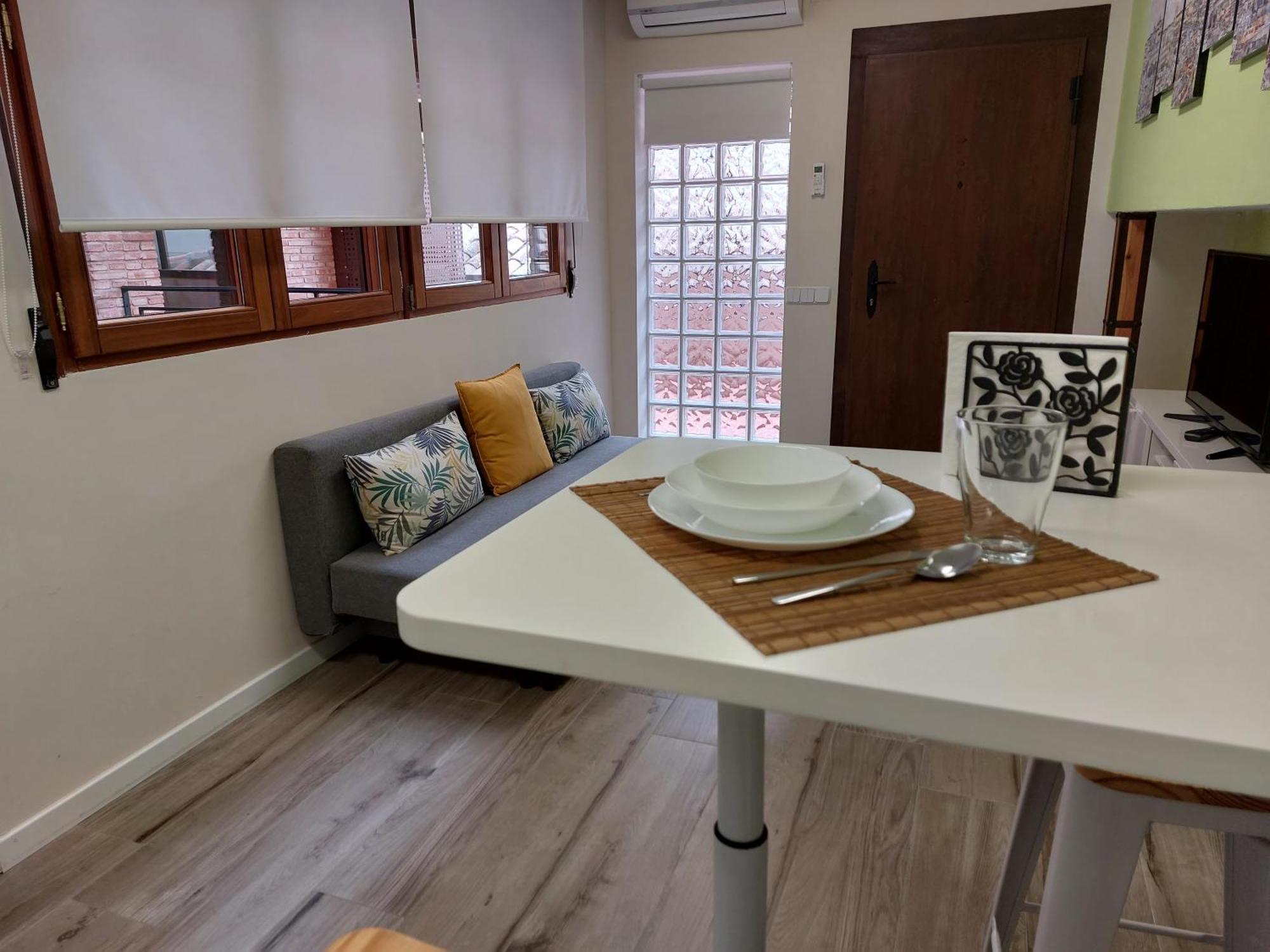 Toledoaloja - Estudio En Apartamento