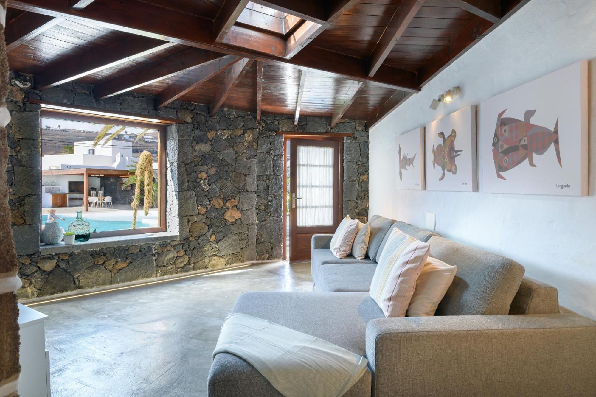 La Casa Del Medianero