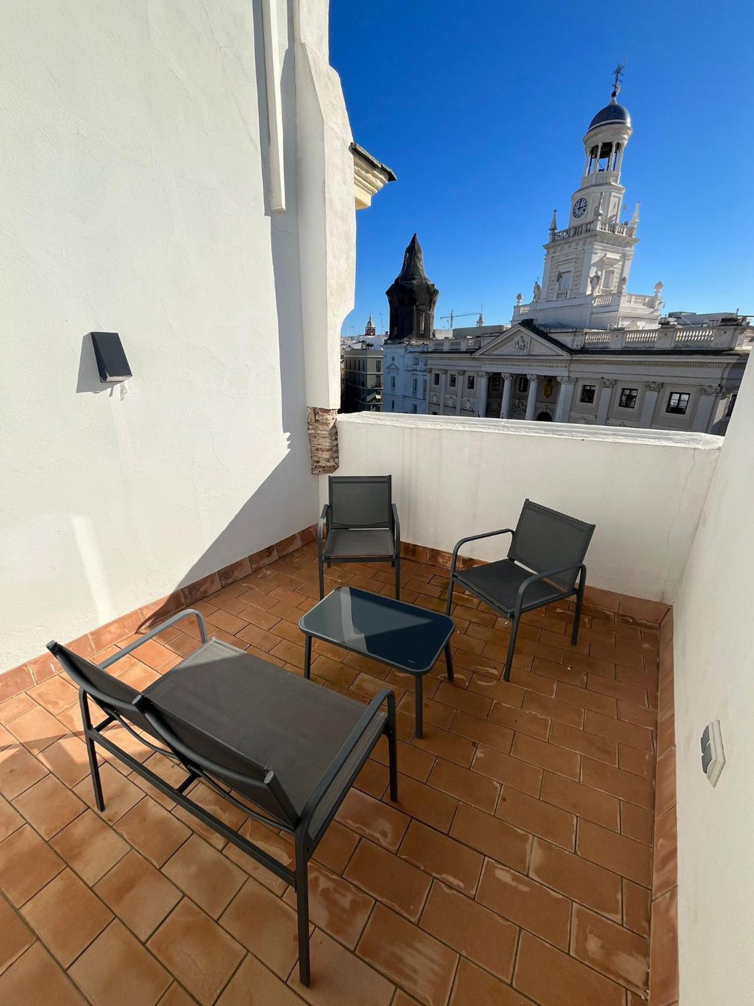 The Traveller`s House Atico La Plaza Con Terraza Mirador Apartamento Cádiz