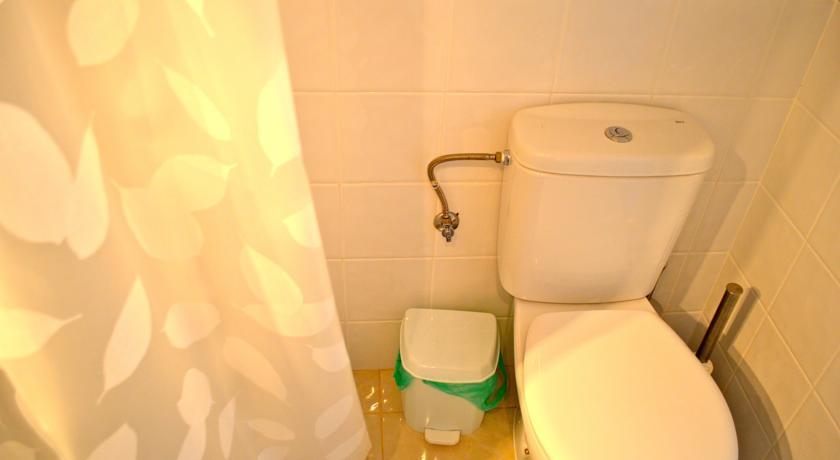 Club Olympus In Garden Apartment *