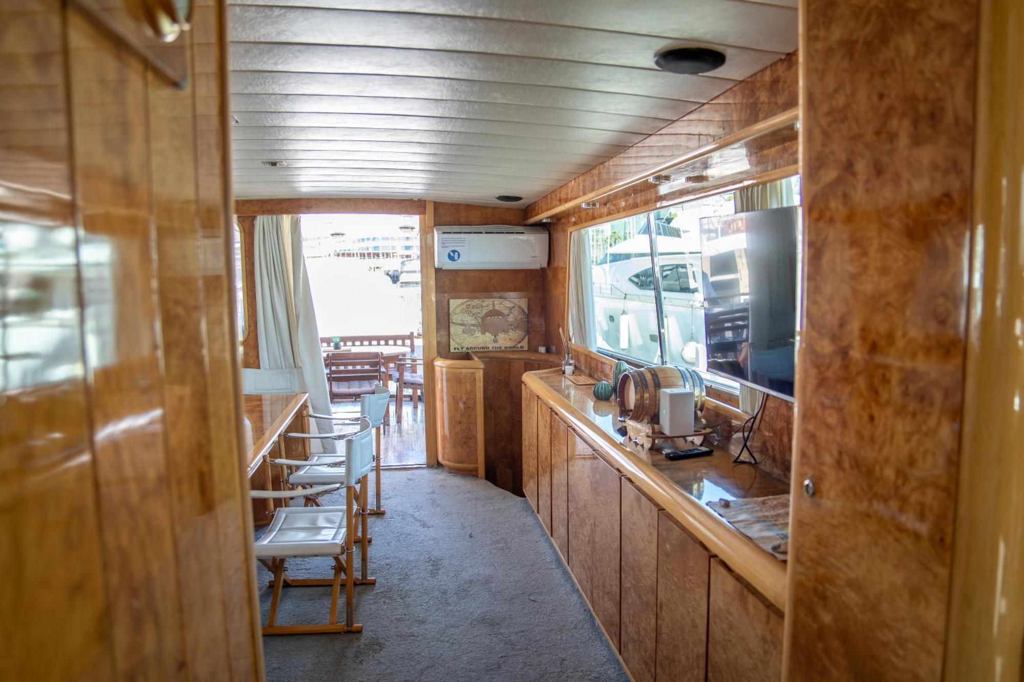 Hotel en barco Boat Aloha Sant Adrià de Besòs