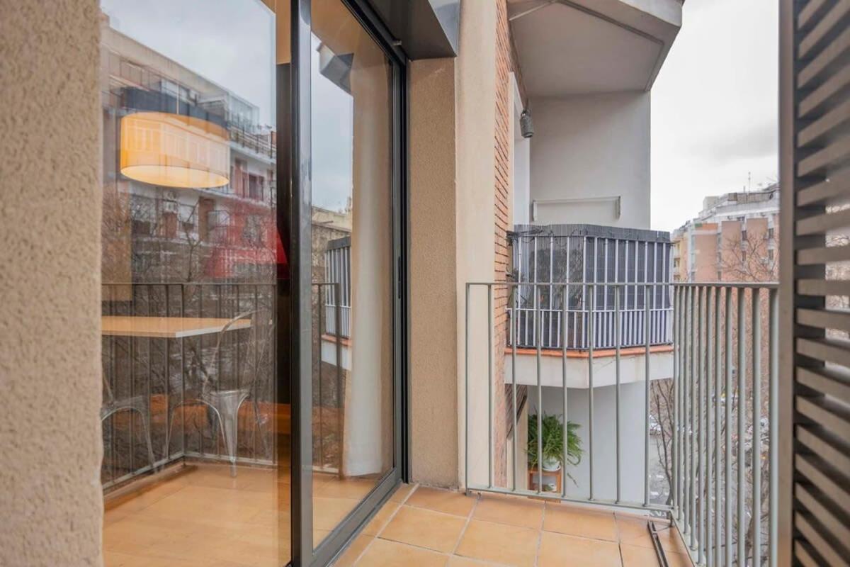 Apartment 2 Bedroom Duplex With Balcony 4-3 Barcelona