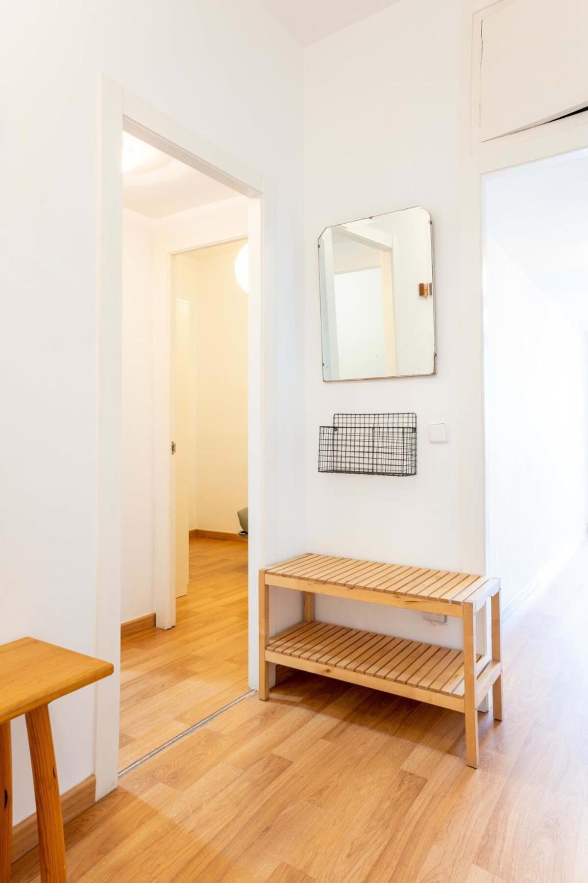 Bright 4bd With Terrace Near Arc De Triomf Apartment *