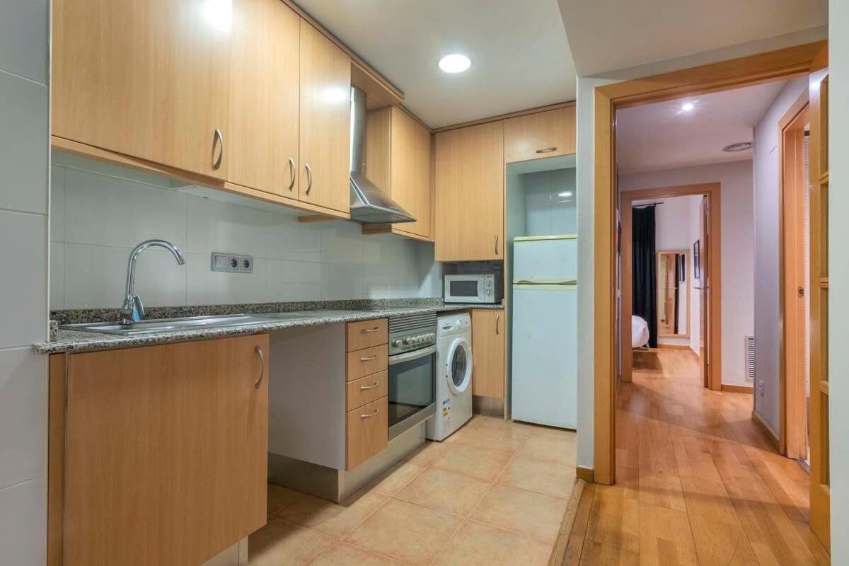 Apartment 2 Bedroom With Balcony In Eixample 4-2
