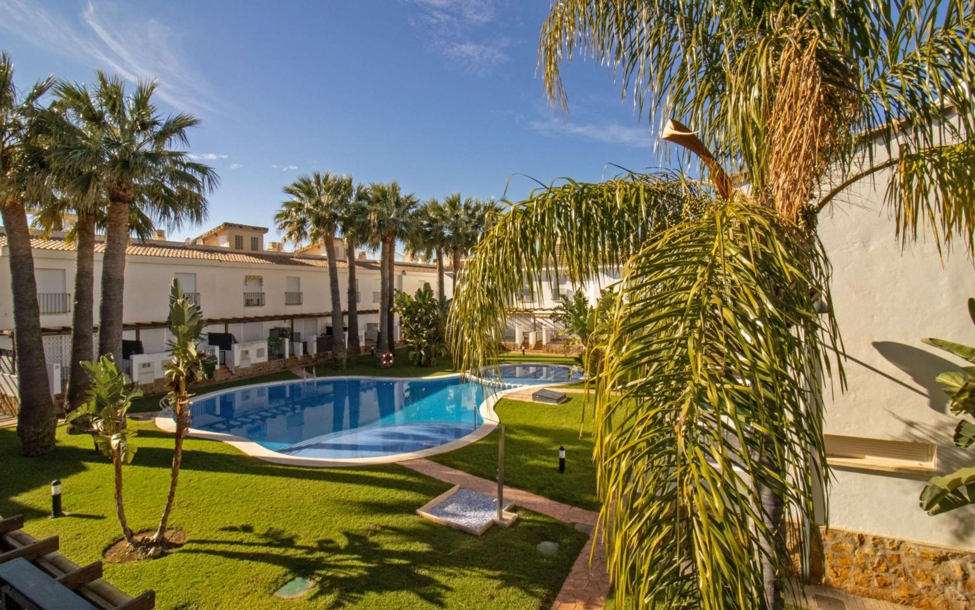 Adosado Con Jardin Y Piscina Palm 86 Holiday home *