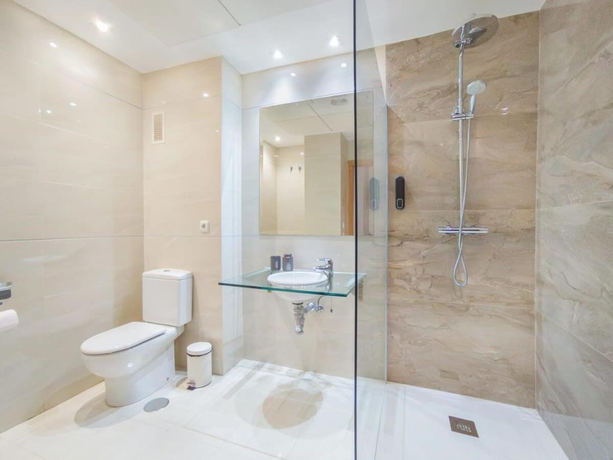 Apartamento Sea Views Indoor Pool Sauna Gym Wifi