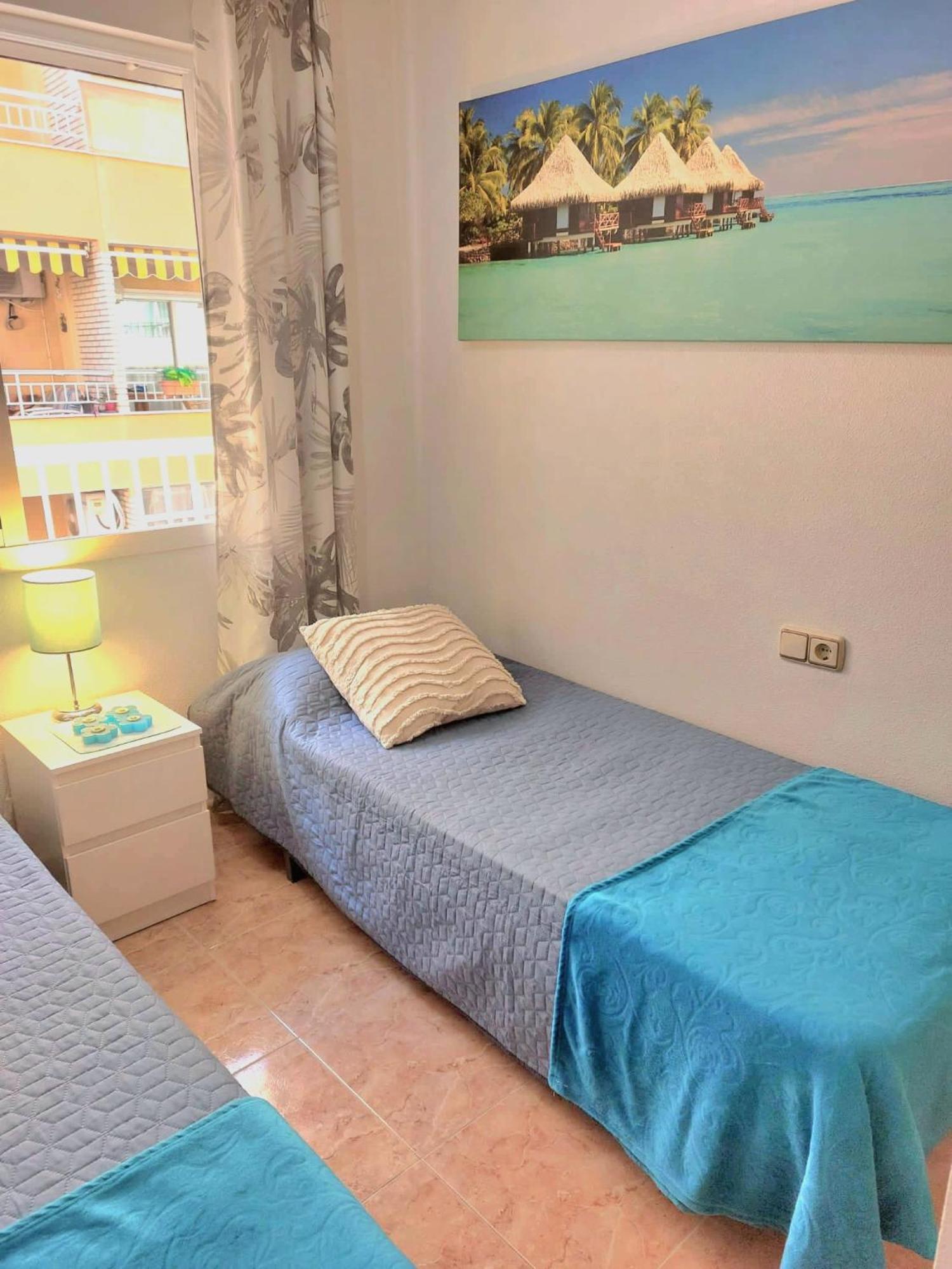 Sunny In ,100 Meters From Locos Apartamento Torrevieja