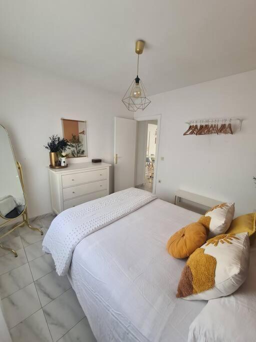 Beachside 2-bd Near Barcelona Apartment