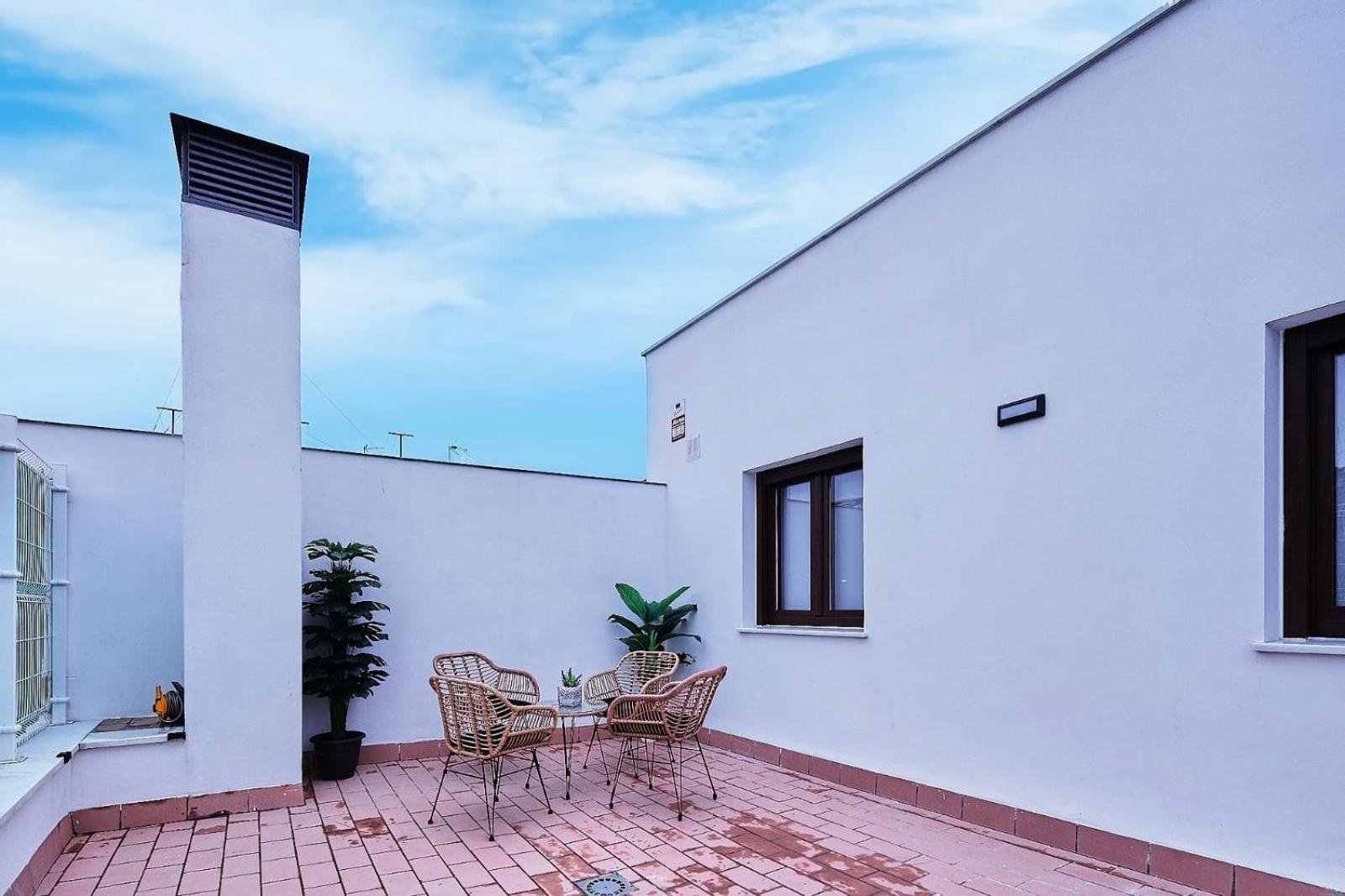 La Terraza De Lulu Little * Cadiz