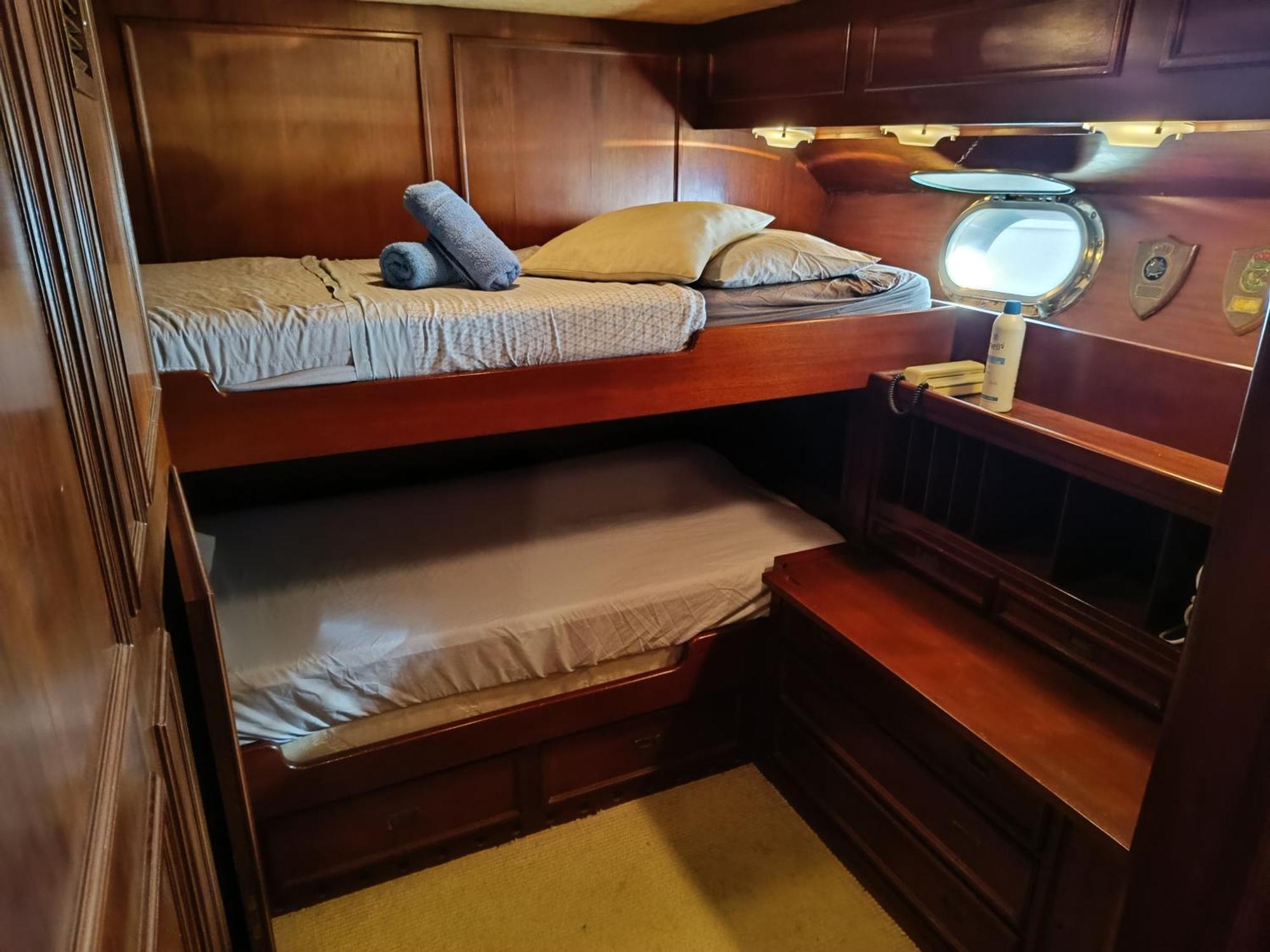 Hotel en barco Amazing Boat To Sleep In Barcelona