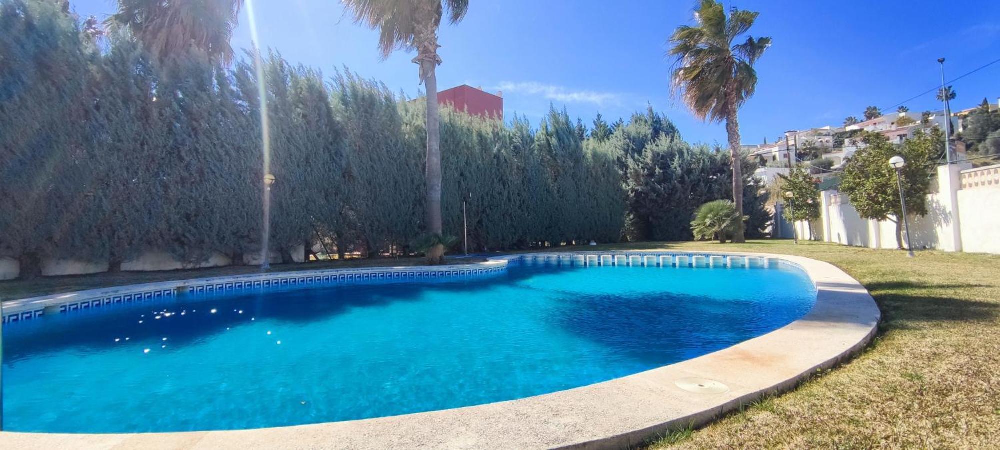 Tabarca Con Jardin Y Piscina Comunitaria *