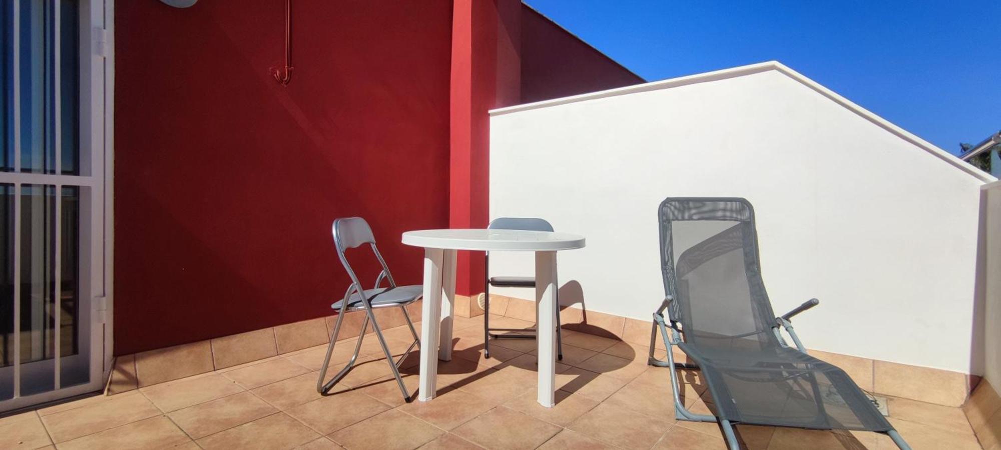 Tabarca Con Jardin Y Piscina Comunitaria