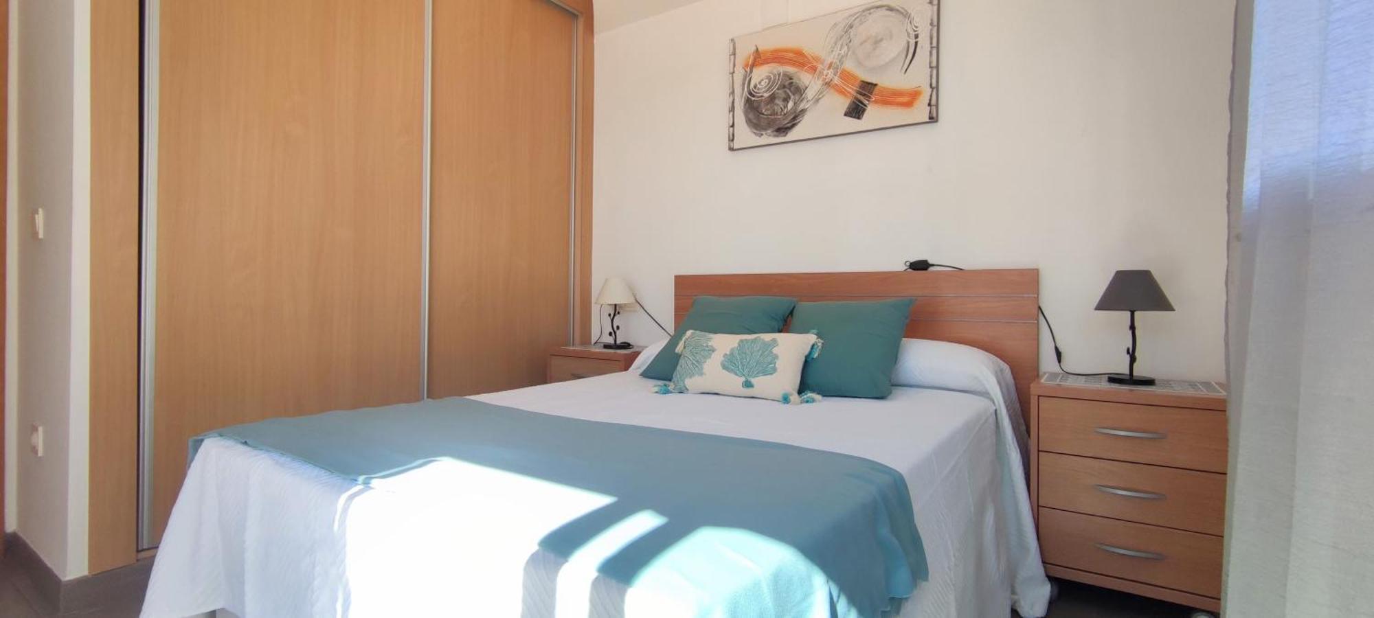 Tabarca Con Jardin Y Piscina Comunitaria